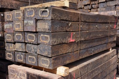 Bahnschwellen kaufen BAKAHolz GmbH Bottrop
