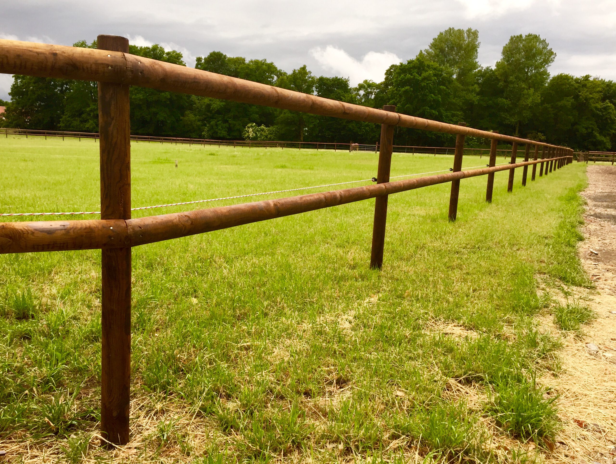 Teerölpfosten und Halbrundriegel_1